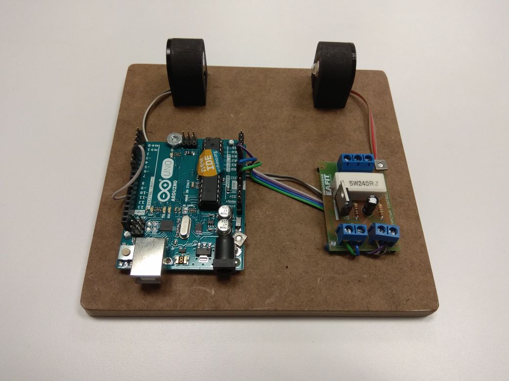 Maqueta de laboratorio para el control de iluminación. foto de la maqueta